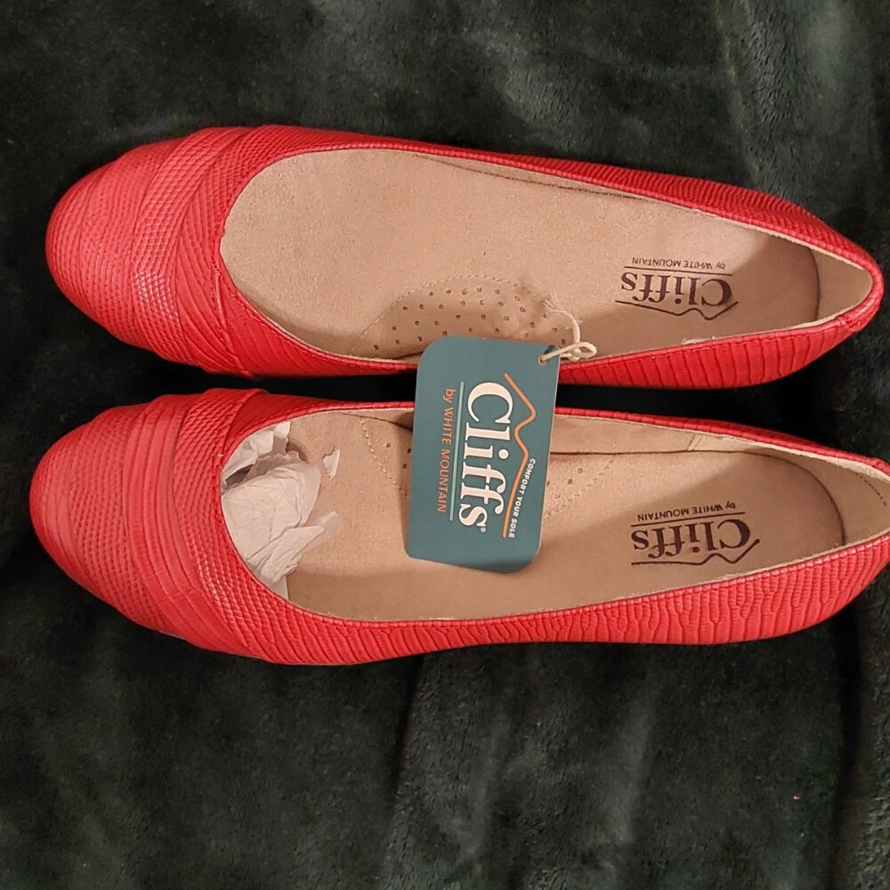 RED CLIFFS FLAT COMFORT SHOE, NEW WITH TAGS - Picture 4 of 16